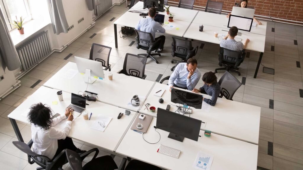 installation de postes de travail en entreprise