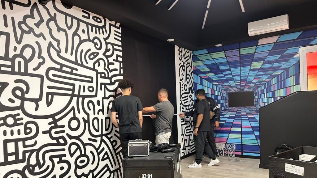 Comment se déroule l’installation d’un écran LED pour votre vitrine de magasin ?