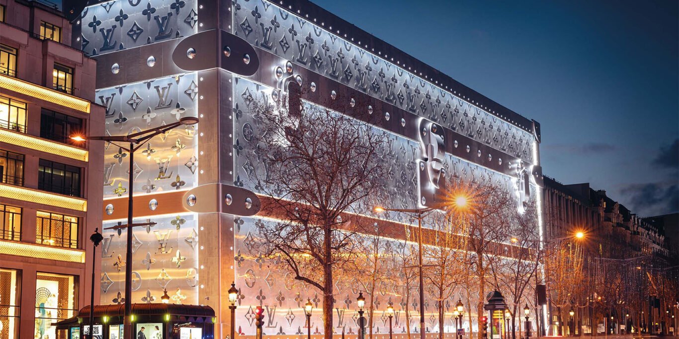 Installation d’un LED Wall au 2ᵉ étage chez Louis Vuitton Champs-Élysées à Paris