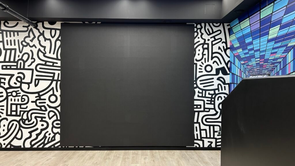 Installation d’un ledwall au Cours Anna à Paris