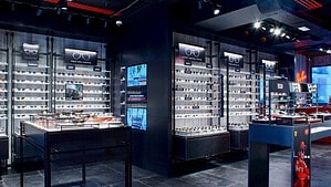 Installation d’un mur d’écran chez Ray-Ban – Paris 1er, Châtelet