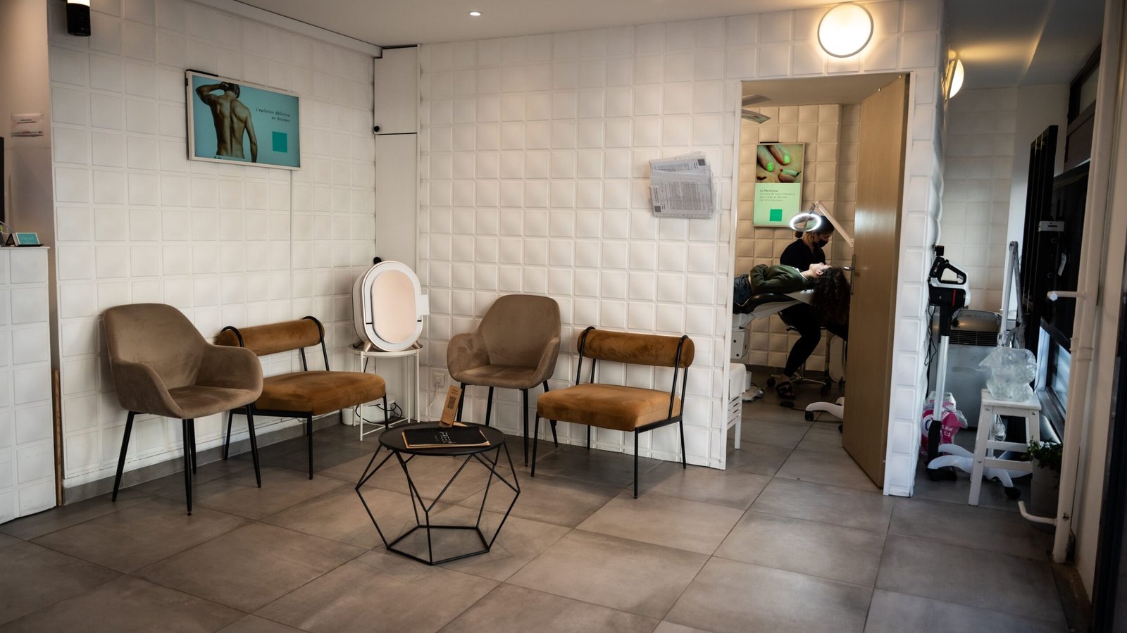 SOSmaster Pro équipe FREED en Wi-Fi, caméras et solutions de sécurité à Paris 16e