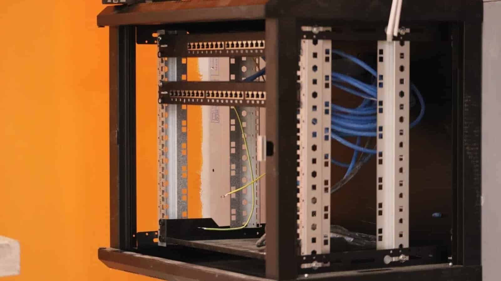 Qu’est-ce qu’une baie de brassage ? Guide complet pour tout comprendre