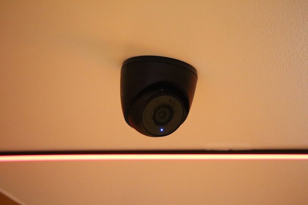 Installation vidéosurveillance Ubiquiti UniFi Protect pour restaurant Briochette à Paris