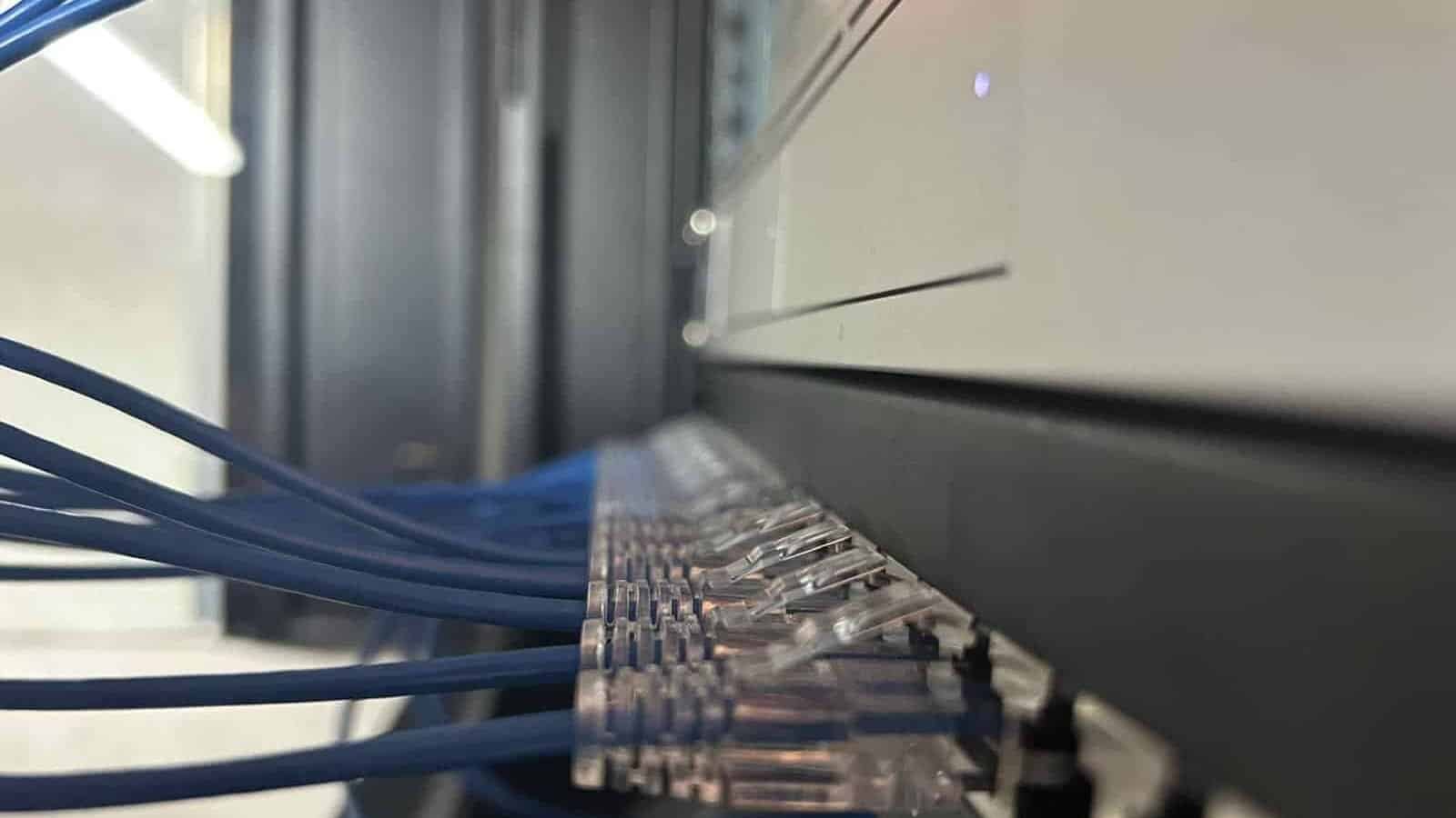 câblage d'une baie de brassage pro à Paris