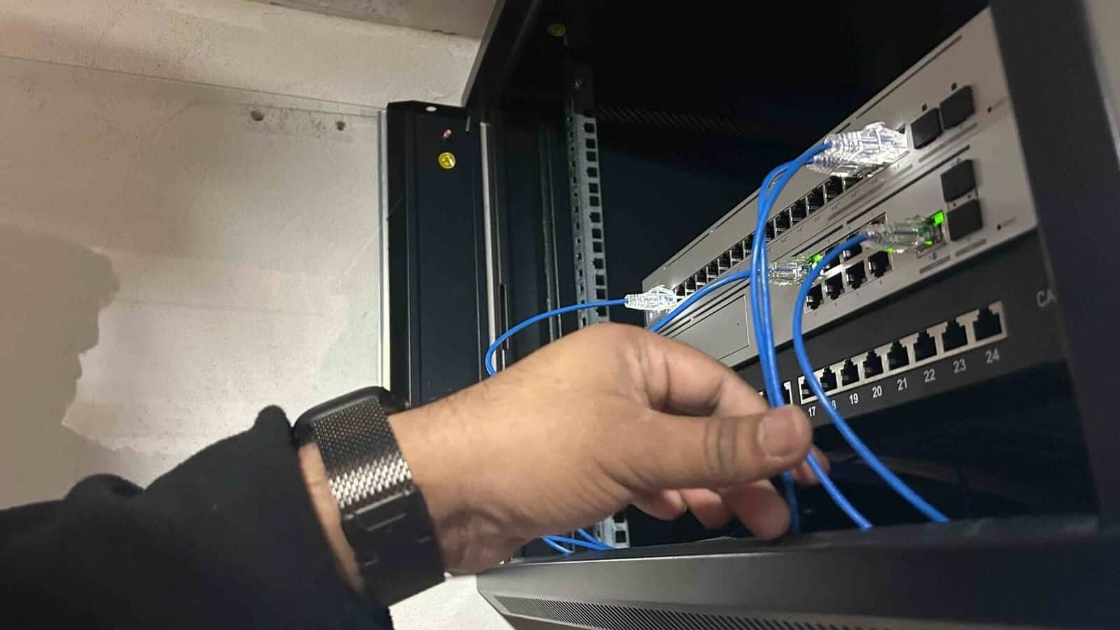 installation baie de brassage UniFi