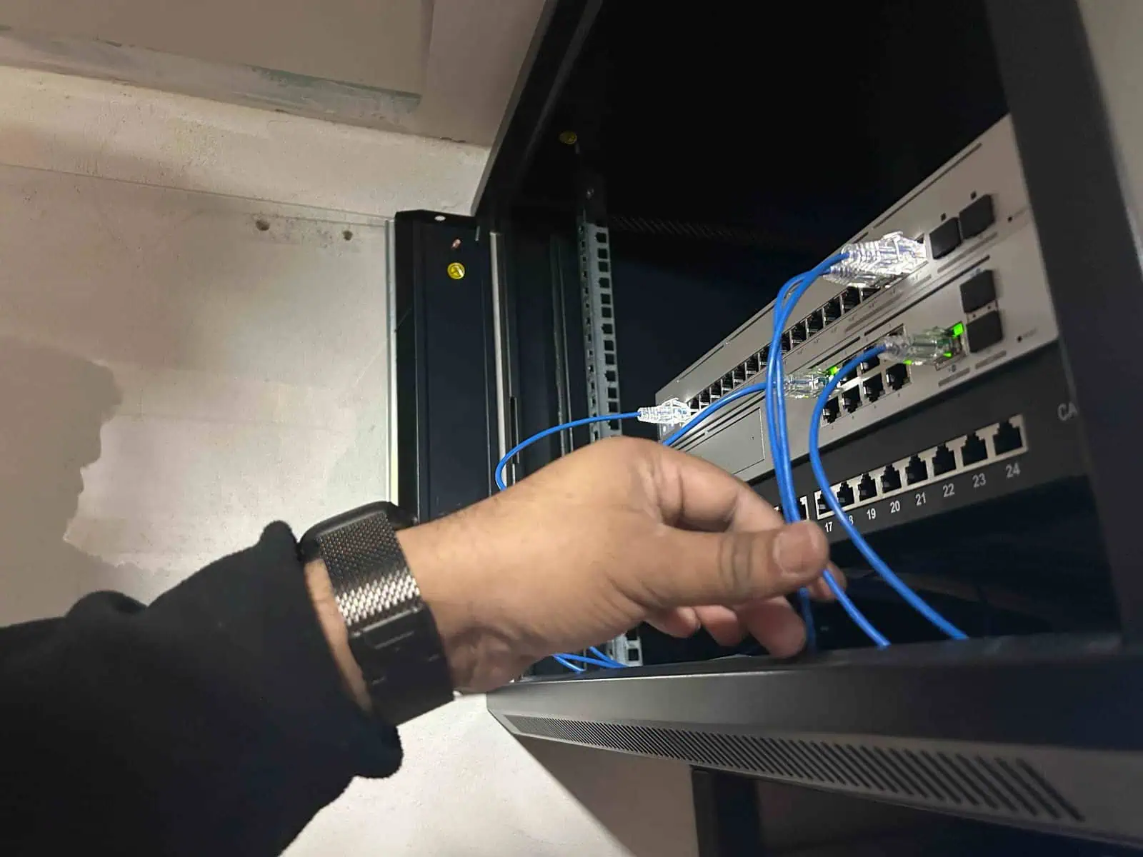 installation baie de brassage UniFi