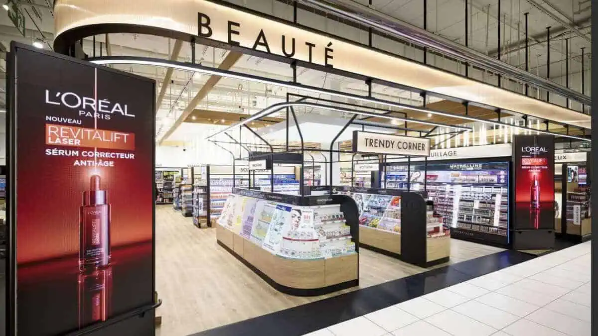 Installation écran LED pour commerce